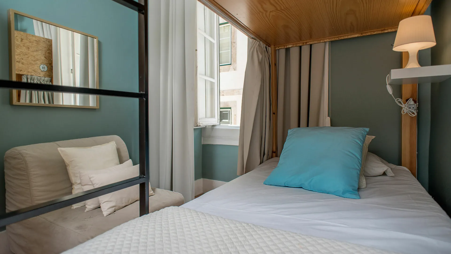 Otel Passport Lisbon Hostel
