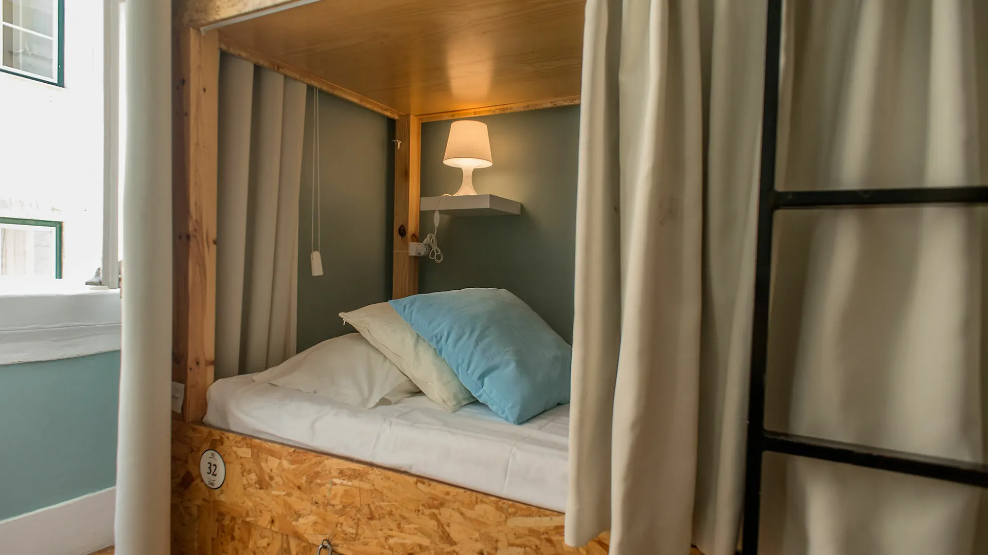 ** Otel Passport Lisbon Hostel Portekiz