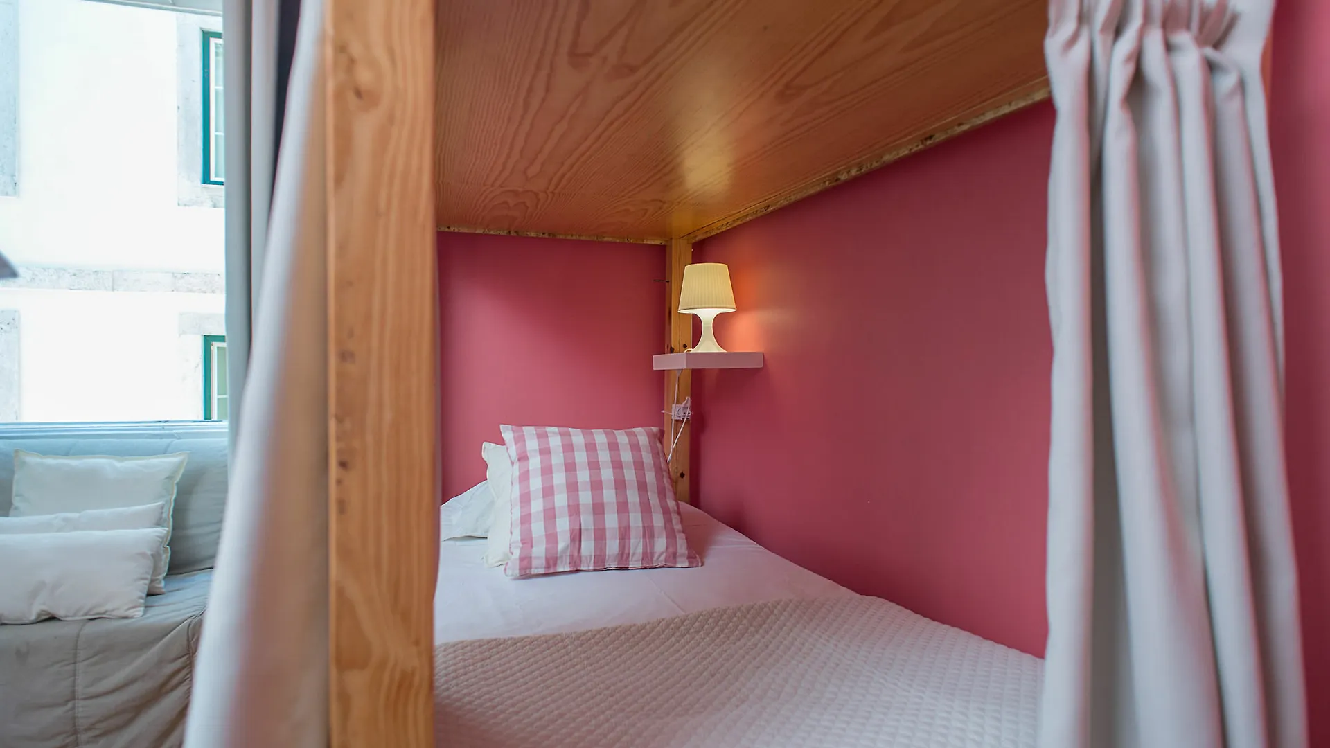 Otel Passport Lisbon Hostel